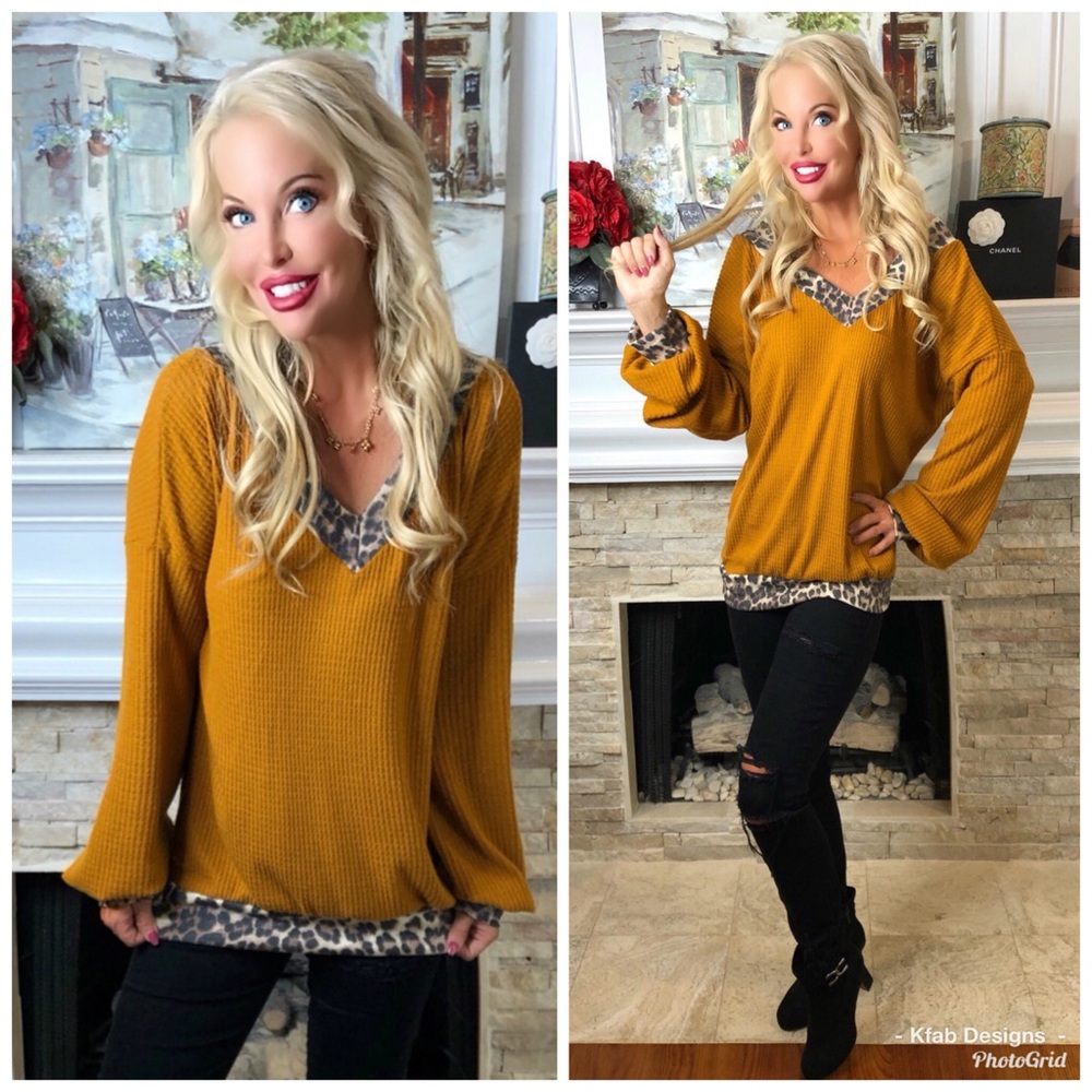 🛍LAST 1! Waffle Knit V Neck Cheetah Trim Top! - Picture 5 of 5